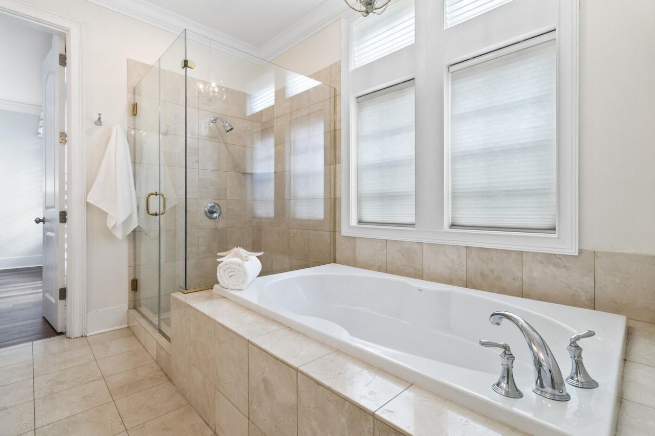 136 Fairbanks Oak Alley Photo 29