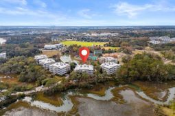 136 Fairbanks Oak Alley photo 4