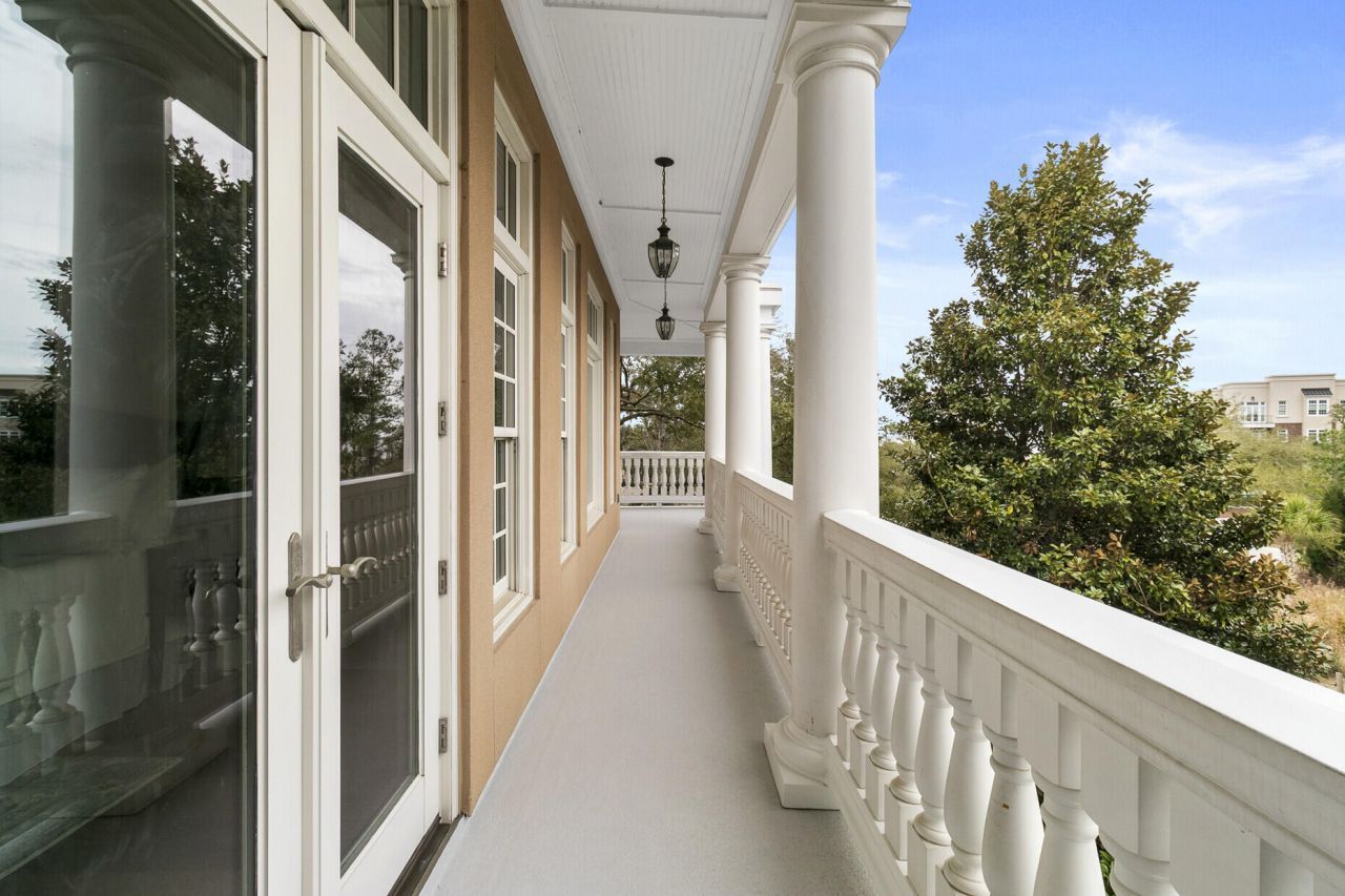 136 Fairbanks Oak Alley Photo 30