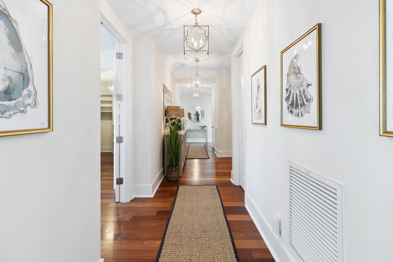 136 Fairbanks Oak Alley Photo 32