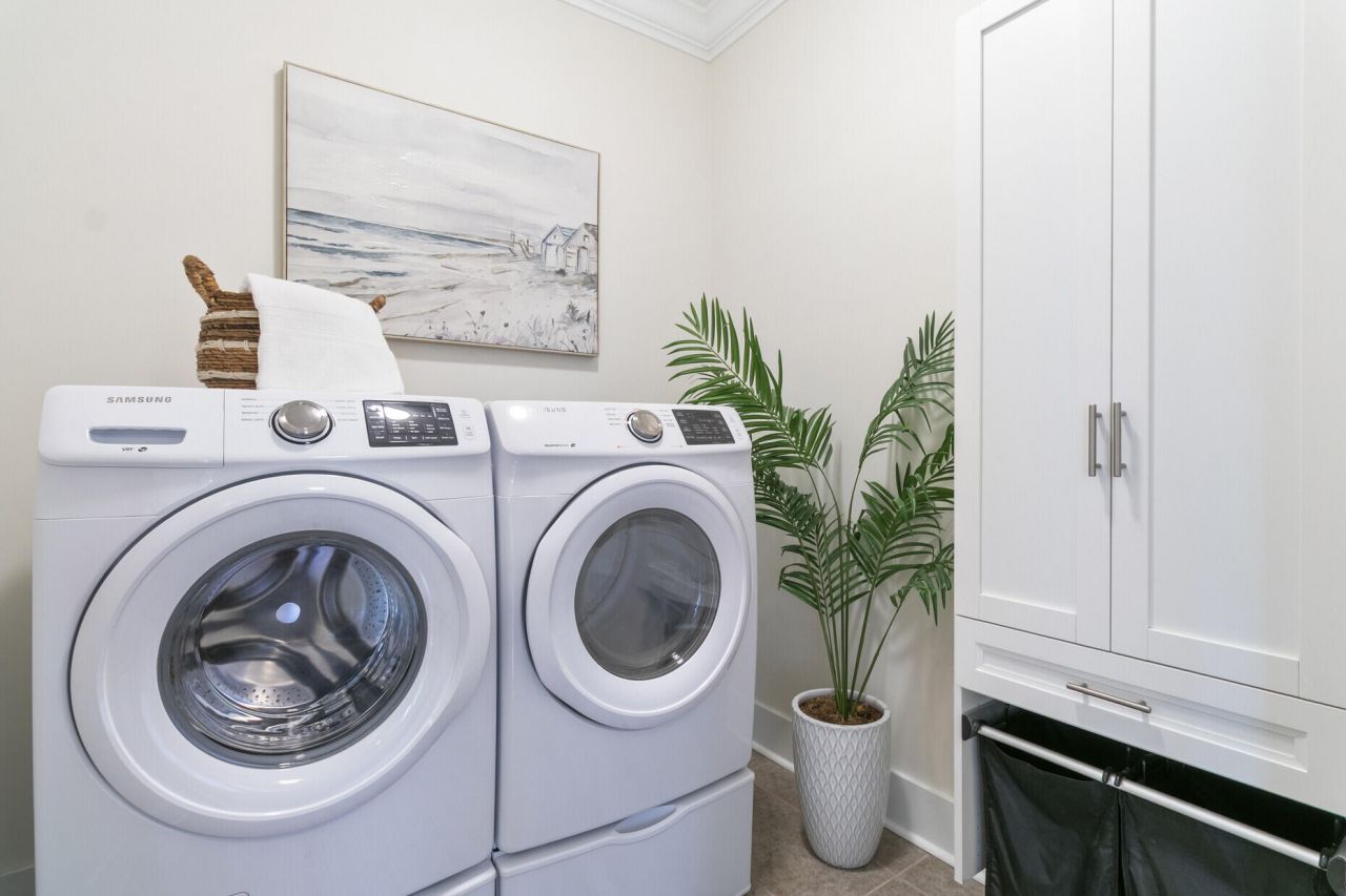 136 Fairbanks Oak Alley Photo 42