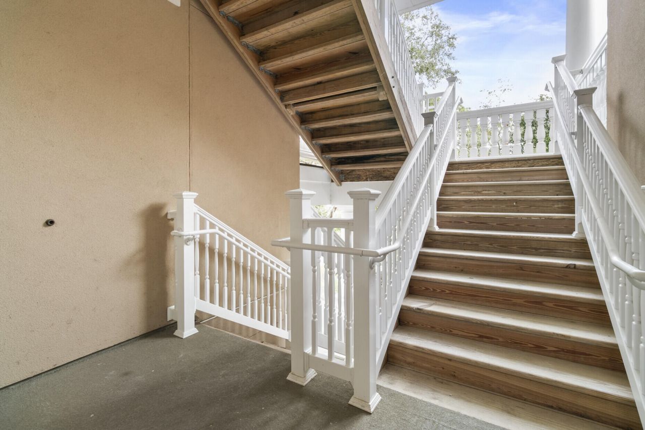 136 Fairbanks Oak Alley Photo 44