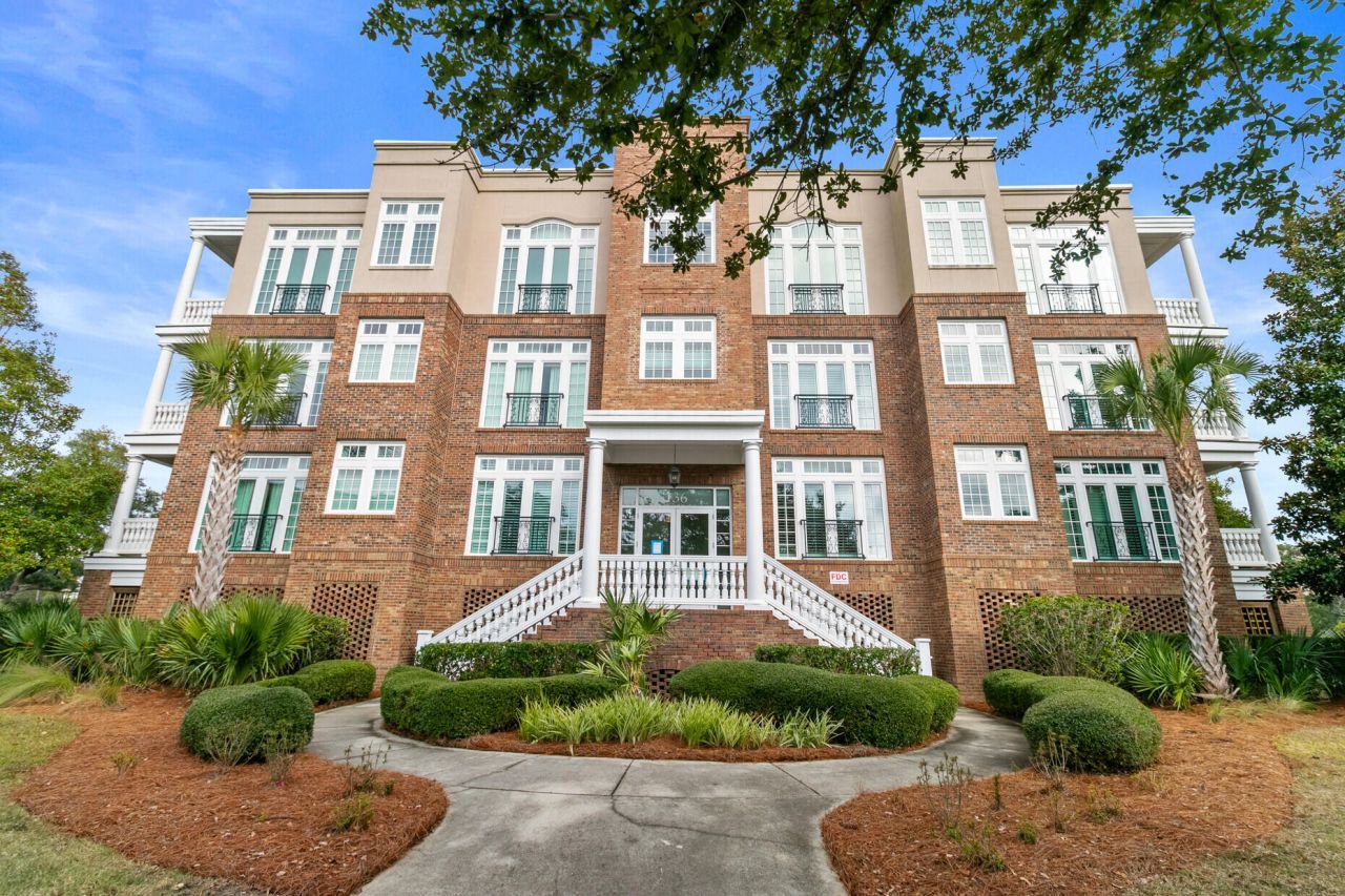 136 Fairbanks Oak Alley Photo 46