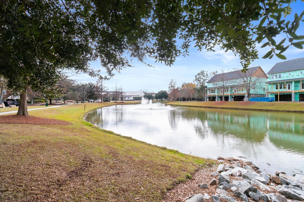 136 Fairbanks Oak Alley Photo 48