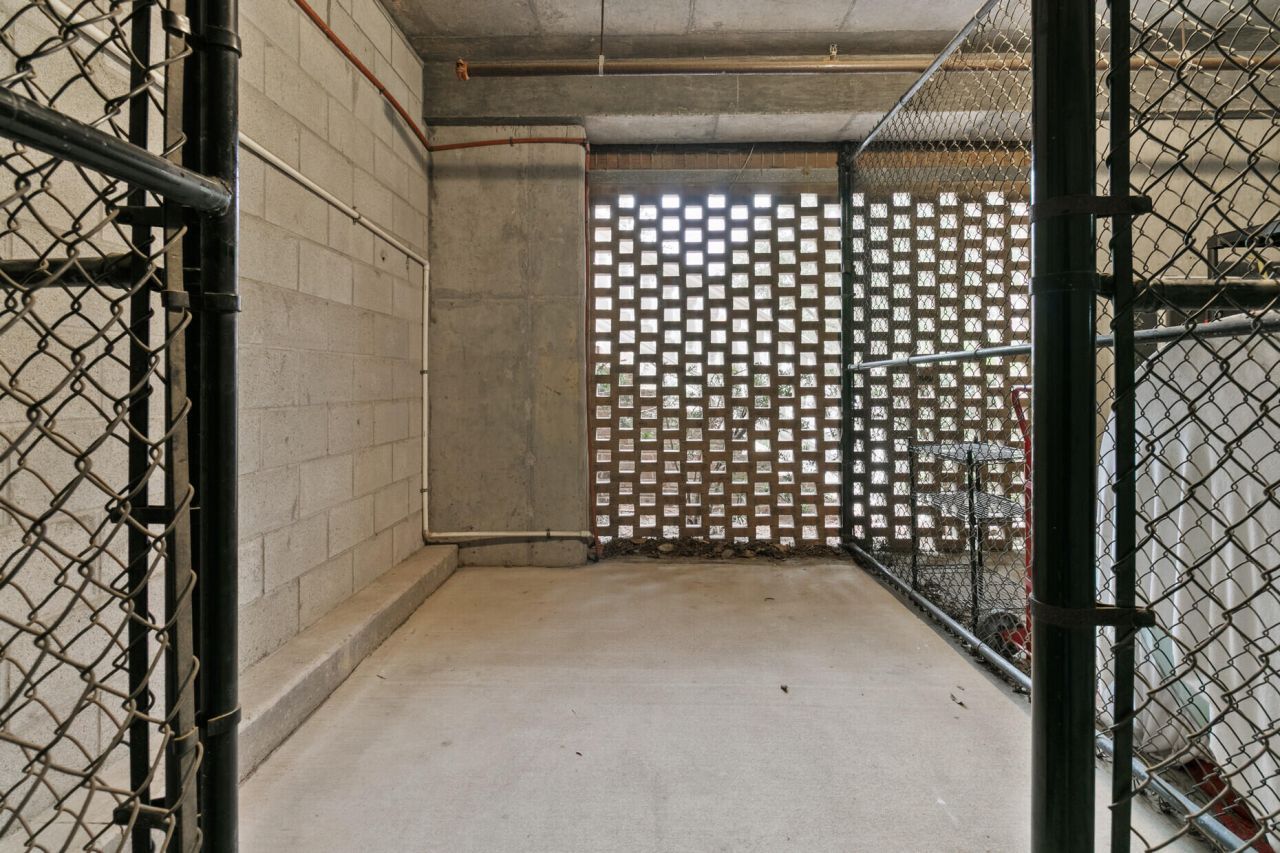 136 Fairbanks Oak Alley Photo 51