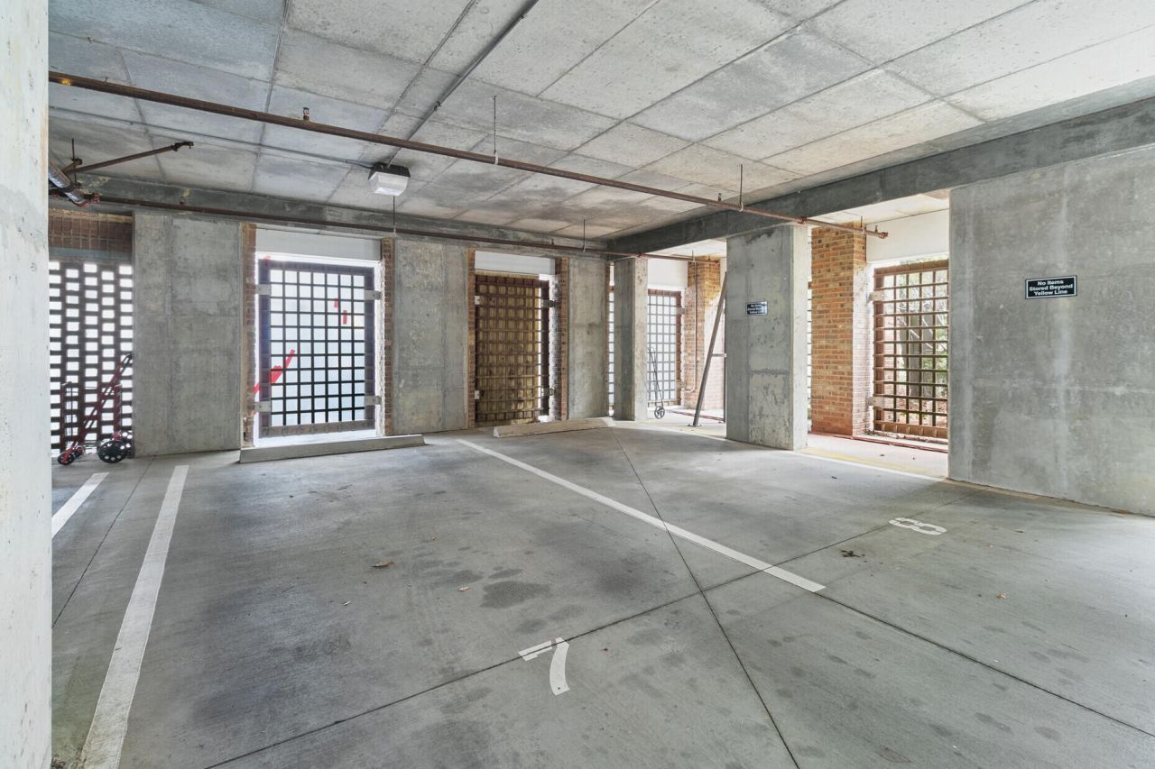 136 Fairbanks Oak Alley Photo 52