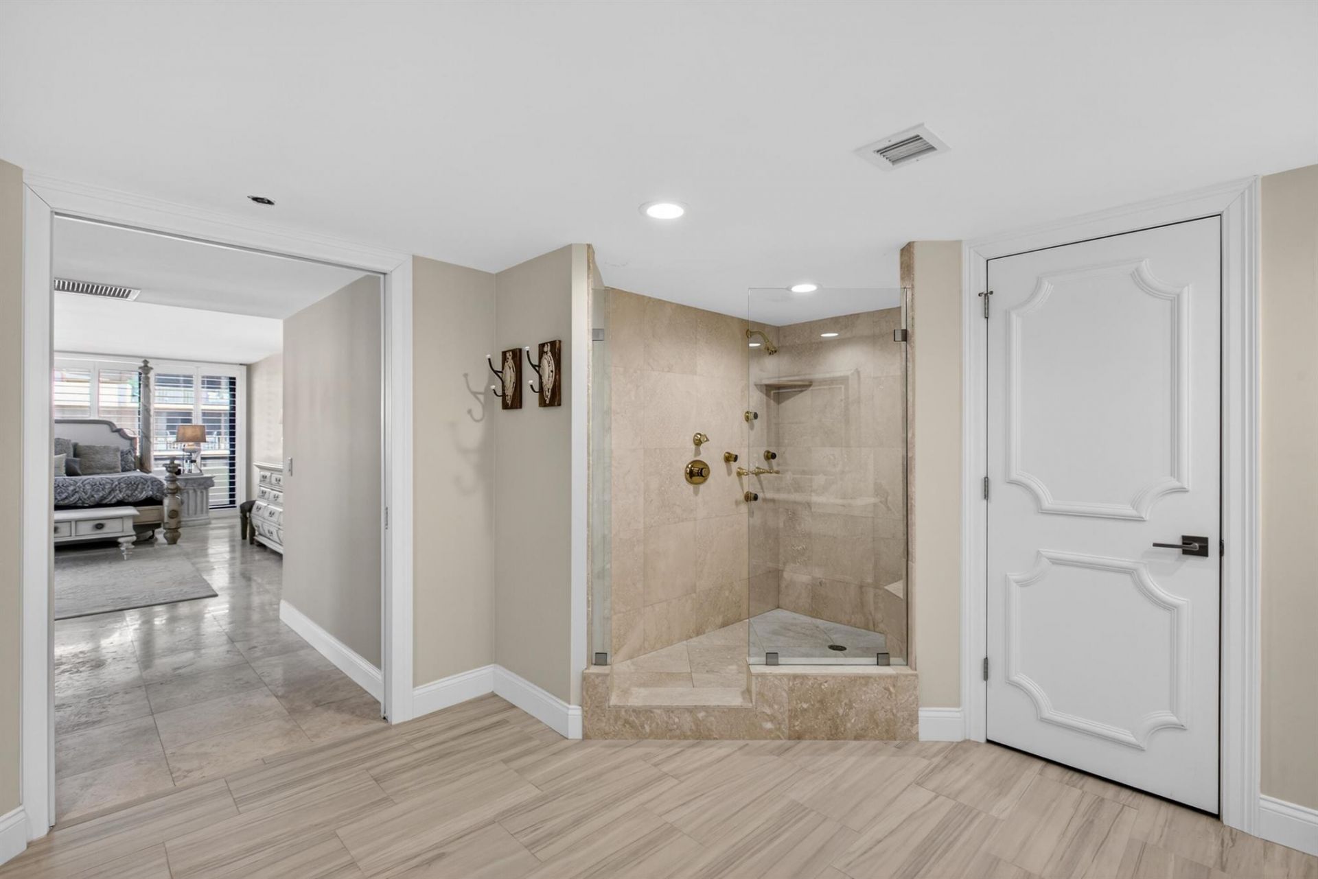 4050 N Ocean Drive, Unit 301, Riviera Beach, FL 33404 Photo