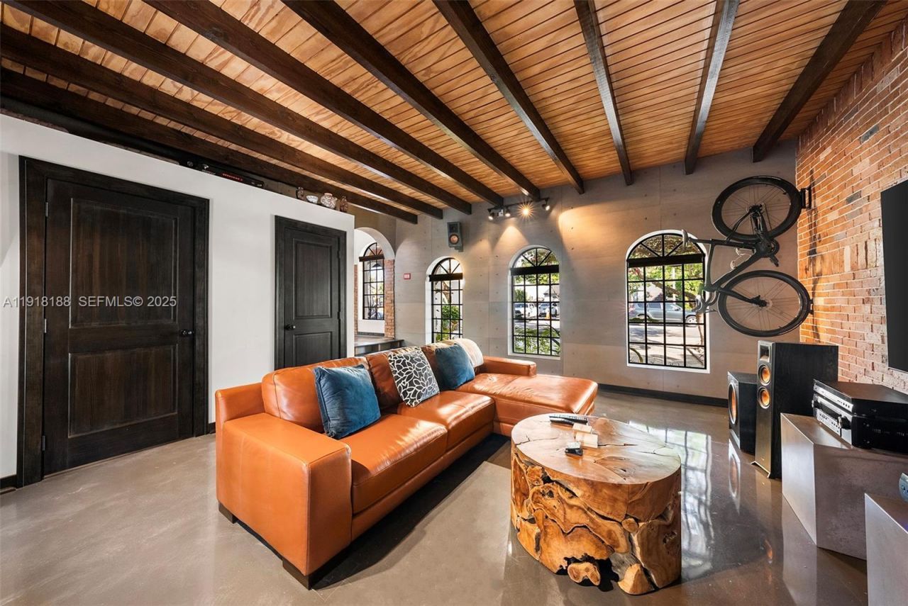 1650 SW 16th St, Miami, FL 33145 Photo