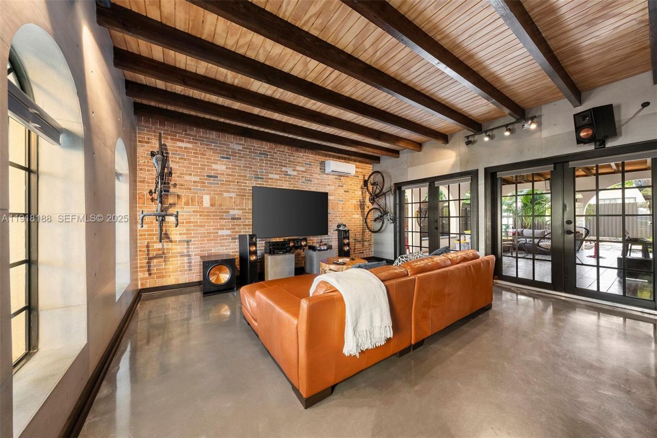 1650 SW 16th St, Miami, FL 33145 Photo