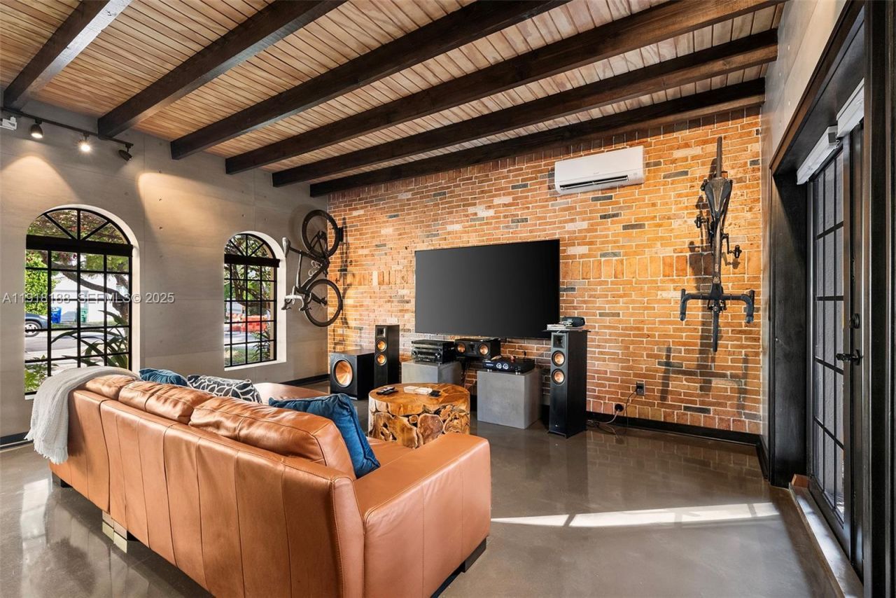 1650 SW 16th St, Miami, FL 33145 Photo