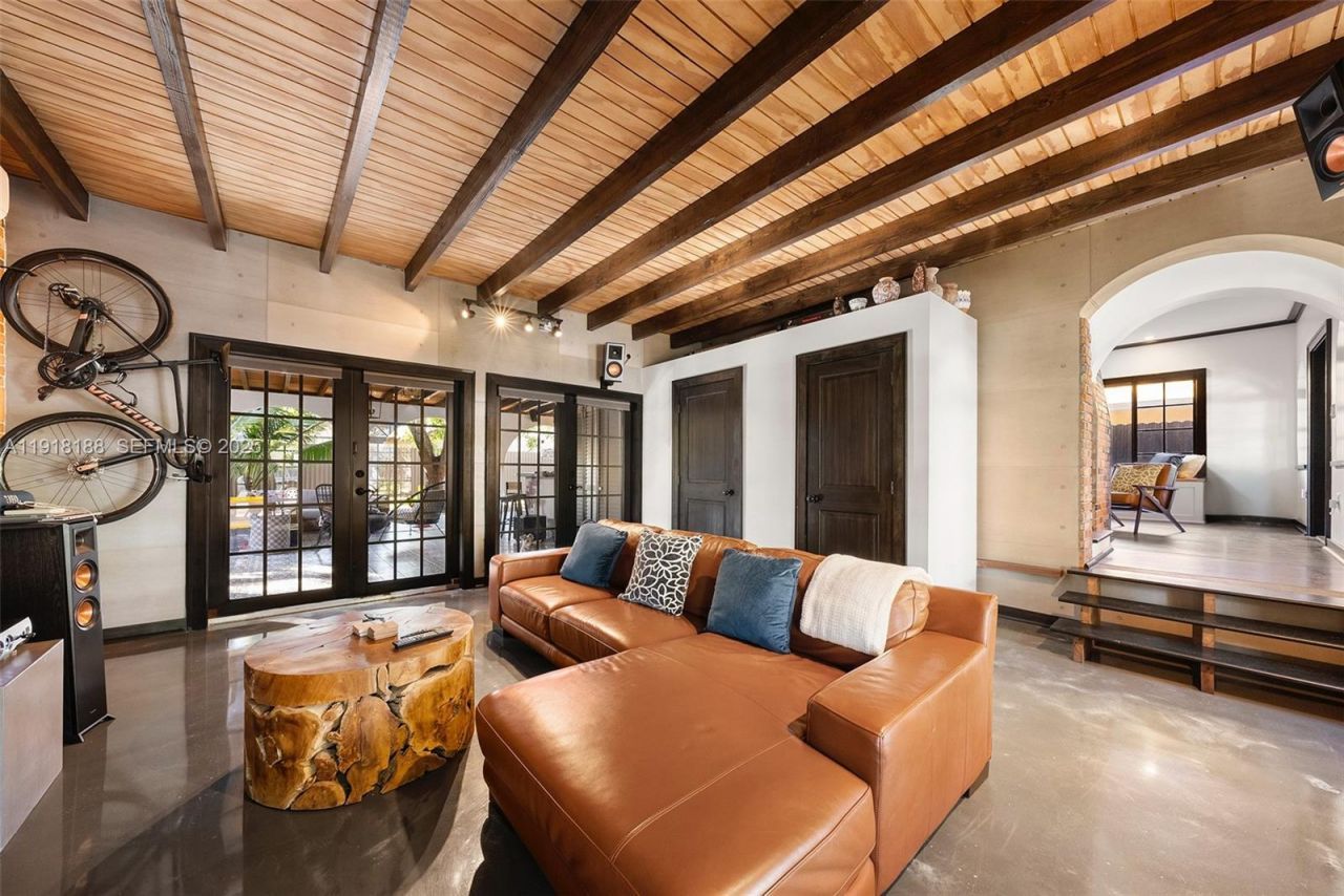 1650 SW 16th St, Miami, FL 33145 Photo