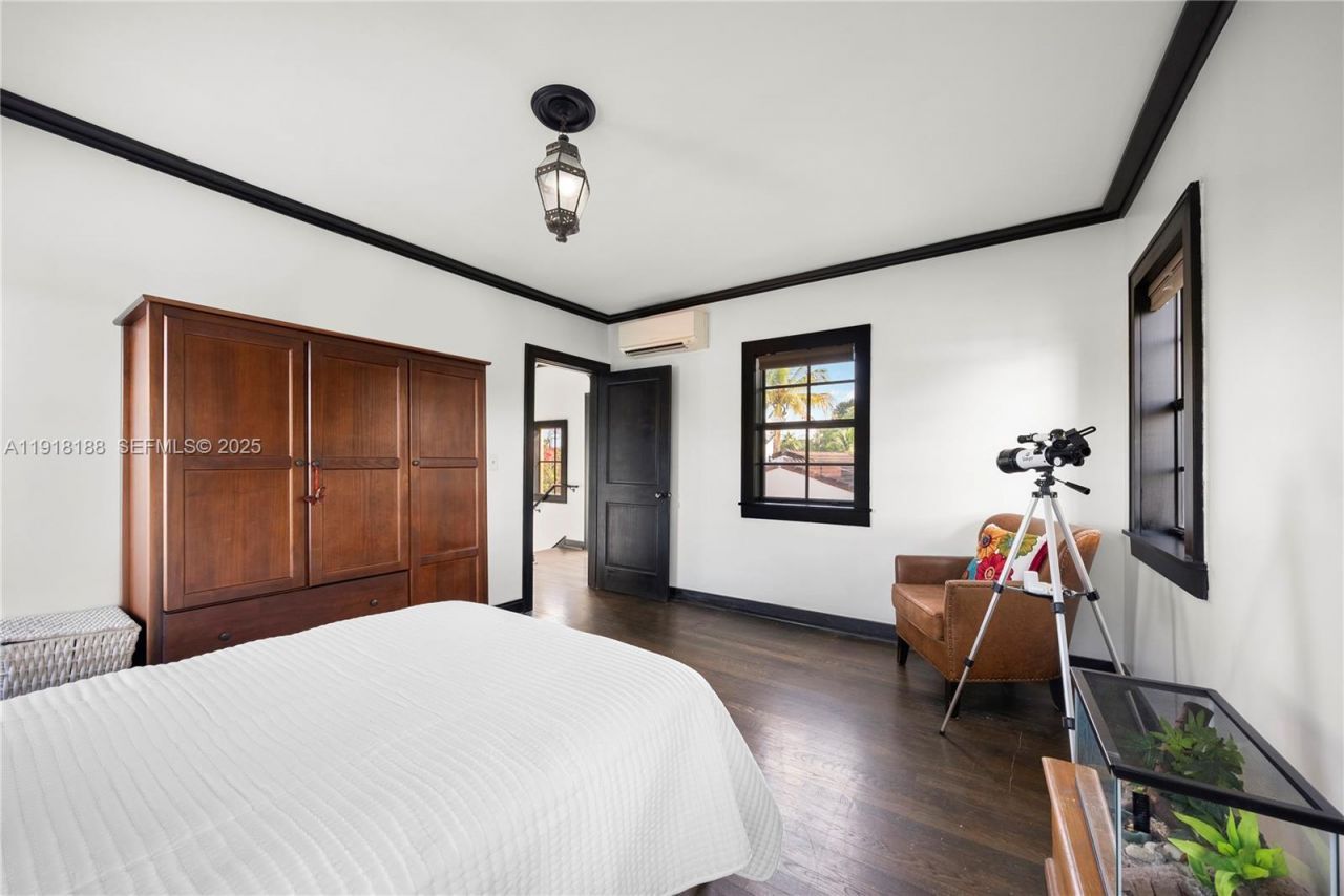 1650 SW 16th St, Miami, FL 33145 Photo