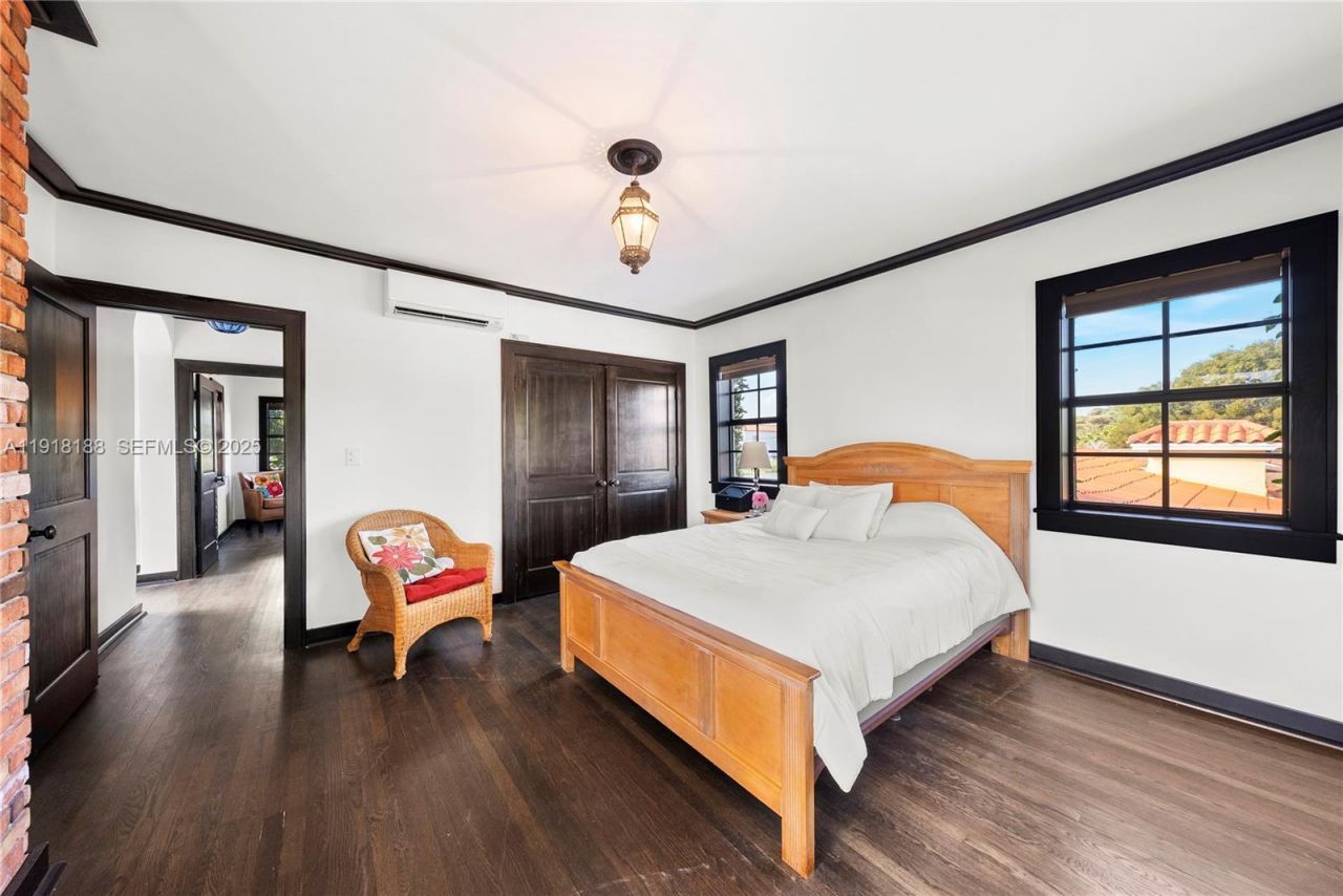 1650 SW 16th St, Miami, FL 33145 Photo