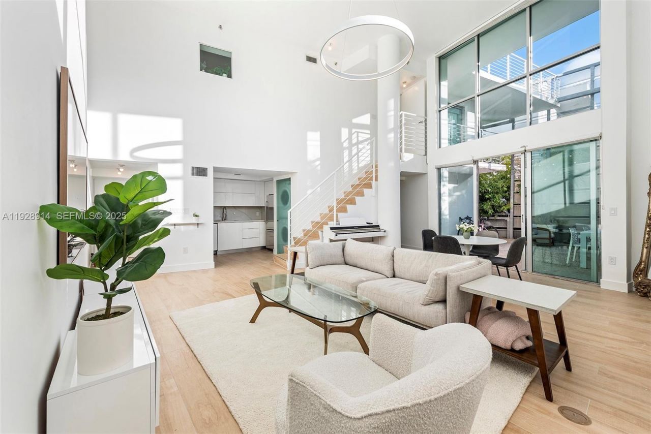 221 Jefferson Ave, Unit 2, Miami Beach, FL 33139 Photo