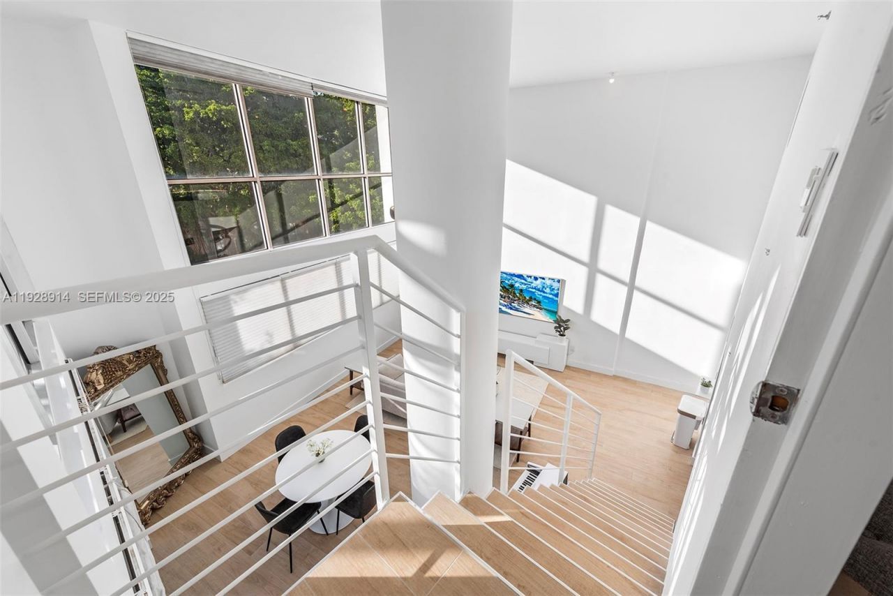 221 Jefferson Ave, Unit 2, Miami Beach, FL 33139 Photo