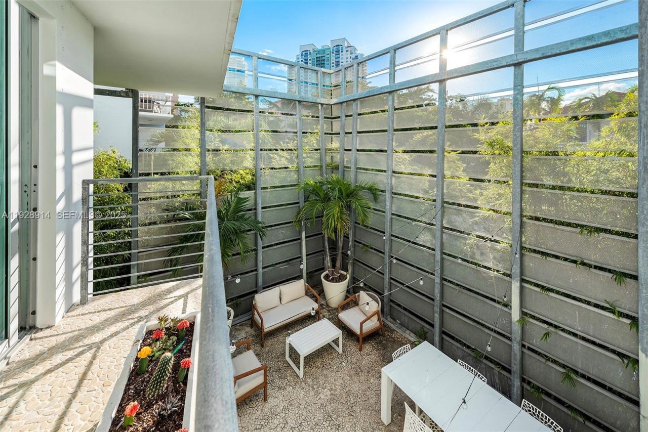 221 Jefferson Ave, Unit 2, Miami Beach, FL 33139 Photo