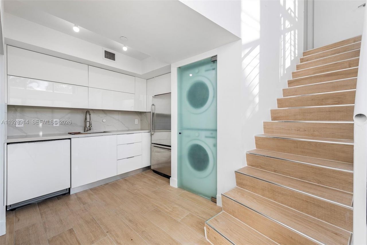 221 Jefferson Ave, Unit 2, Miami Beach, FL 33139 Photo
