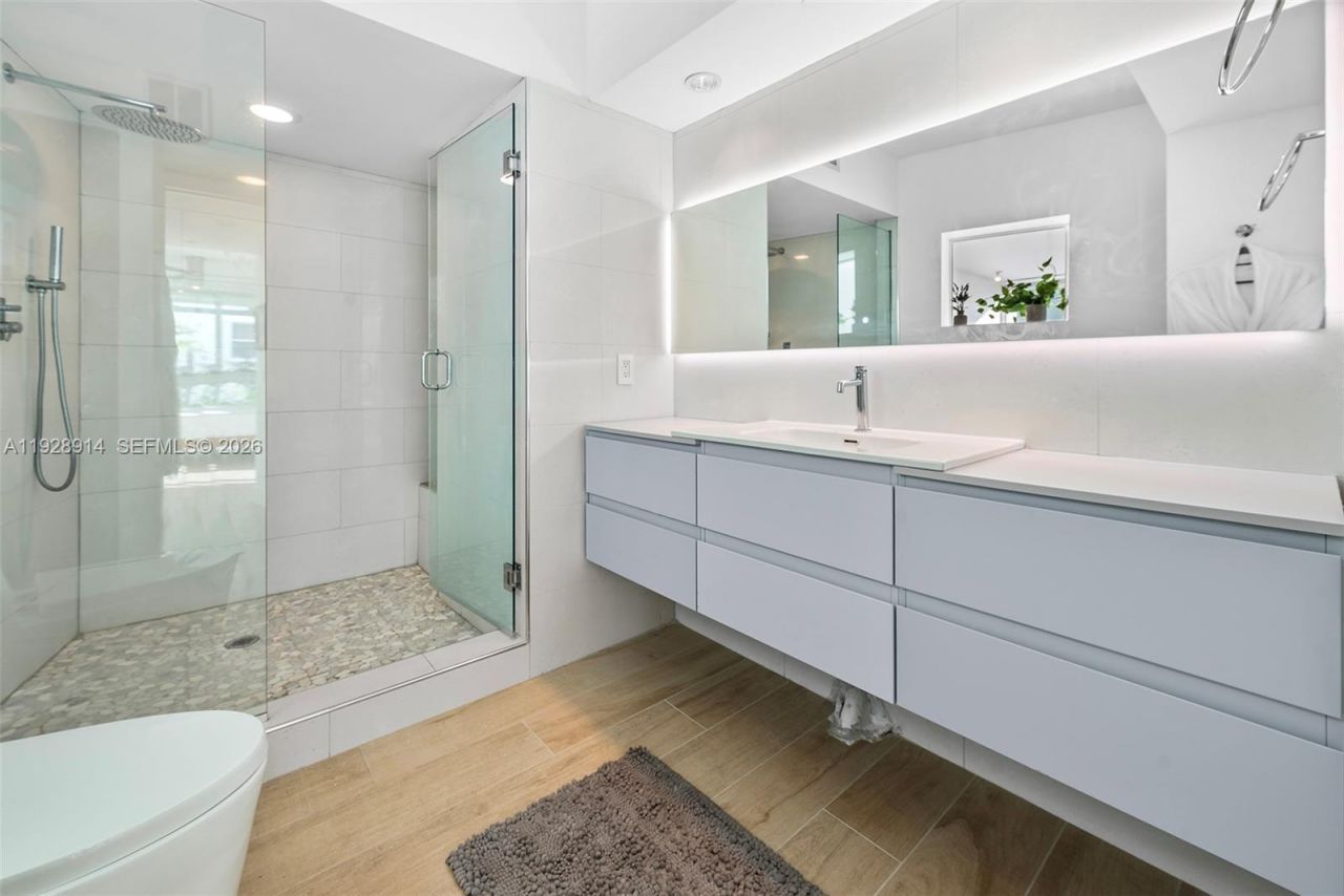 221 Jefferson Ave, Unit 2, Miami Beach, FL 33139 Photo