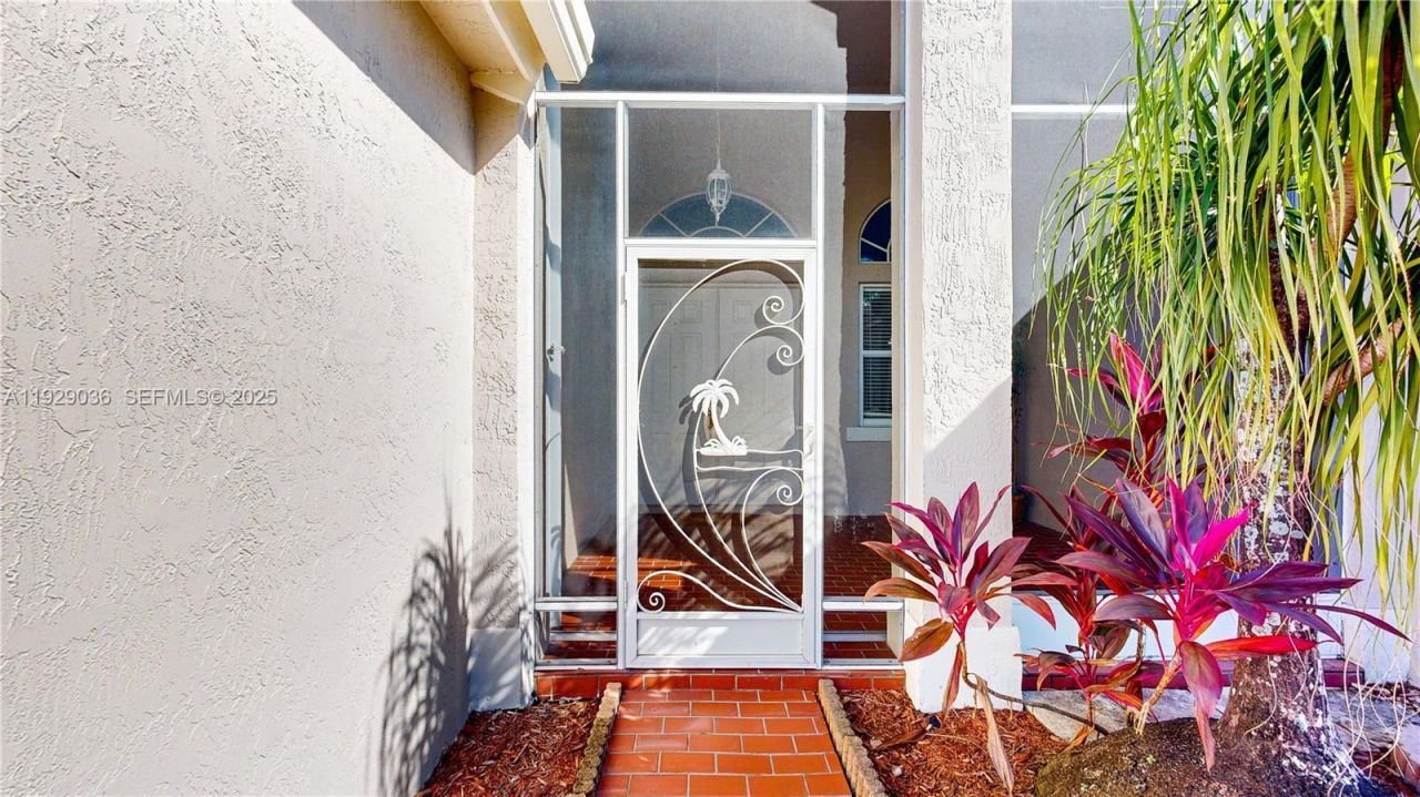 2835 Fairways Dr, Homestead, FL 33035 Photo