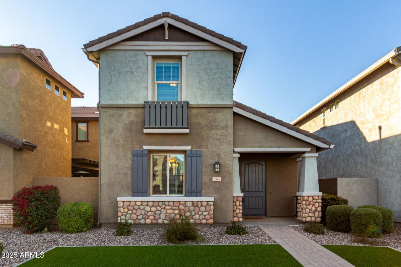 2548 S Betty Street, Gilbert, AZ 85295 Main Photo