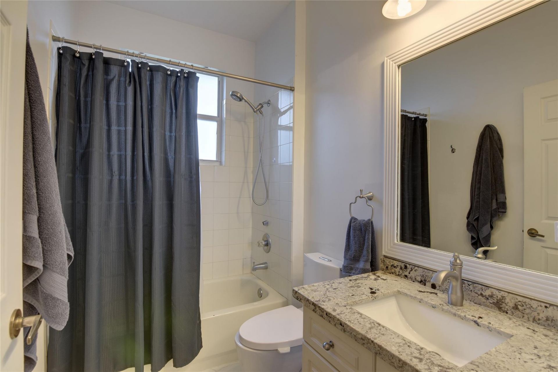 1125 E Waterside Circle, Weston, FL 33327 Photo