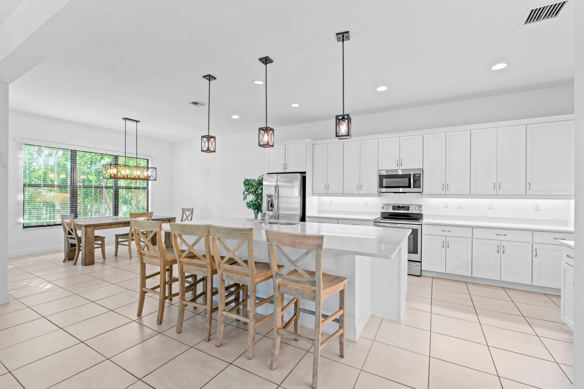 8870 NW 37th Dr, Coral Springs, FL 33065 Photo