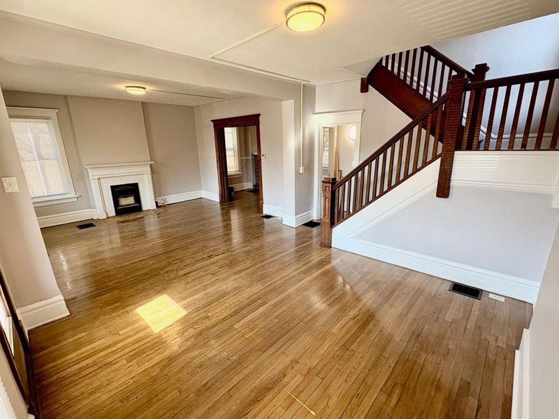 356 E 20th Avenue , Columbus, OH 43201 Photo 2