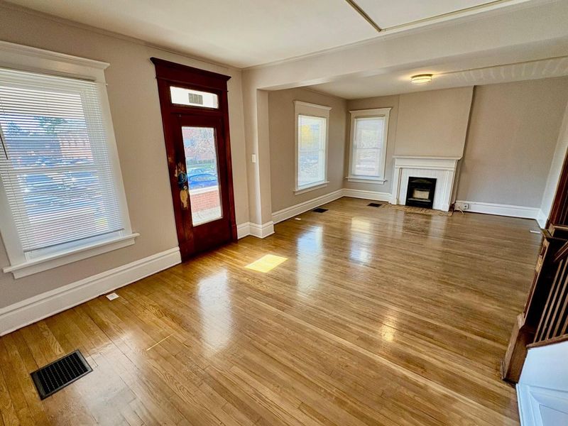 356 E 20th Avenue , Columbus, OH 43201 Photo 3