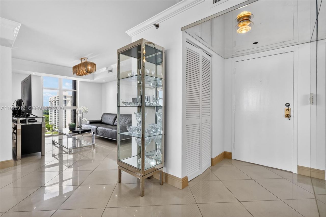 4000 Towerside Ter, Unit 1612, Miami, FL 33138 Photo