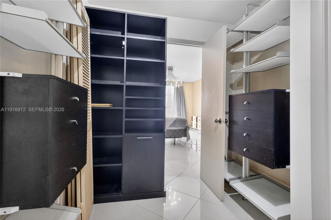 4000 Towerside Ter, Unit 1612, Miami, FL 33138 Photo