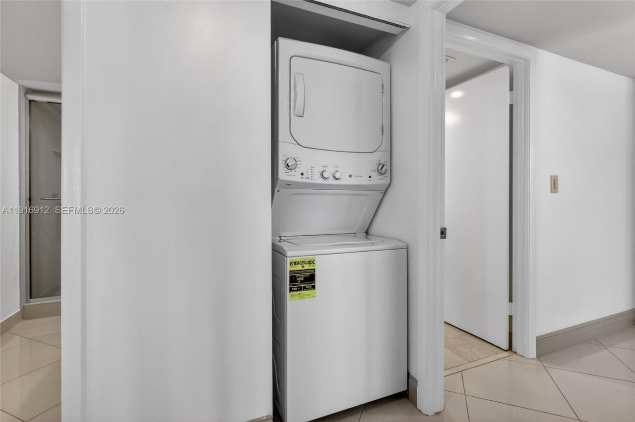 4000 Towerside Ter, Unit 1612, Miami, FL 33138 Photo