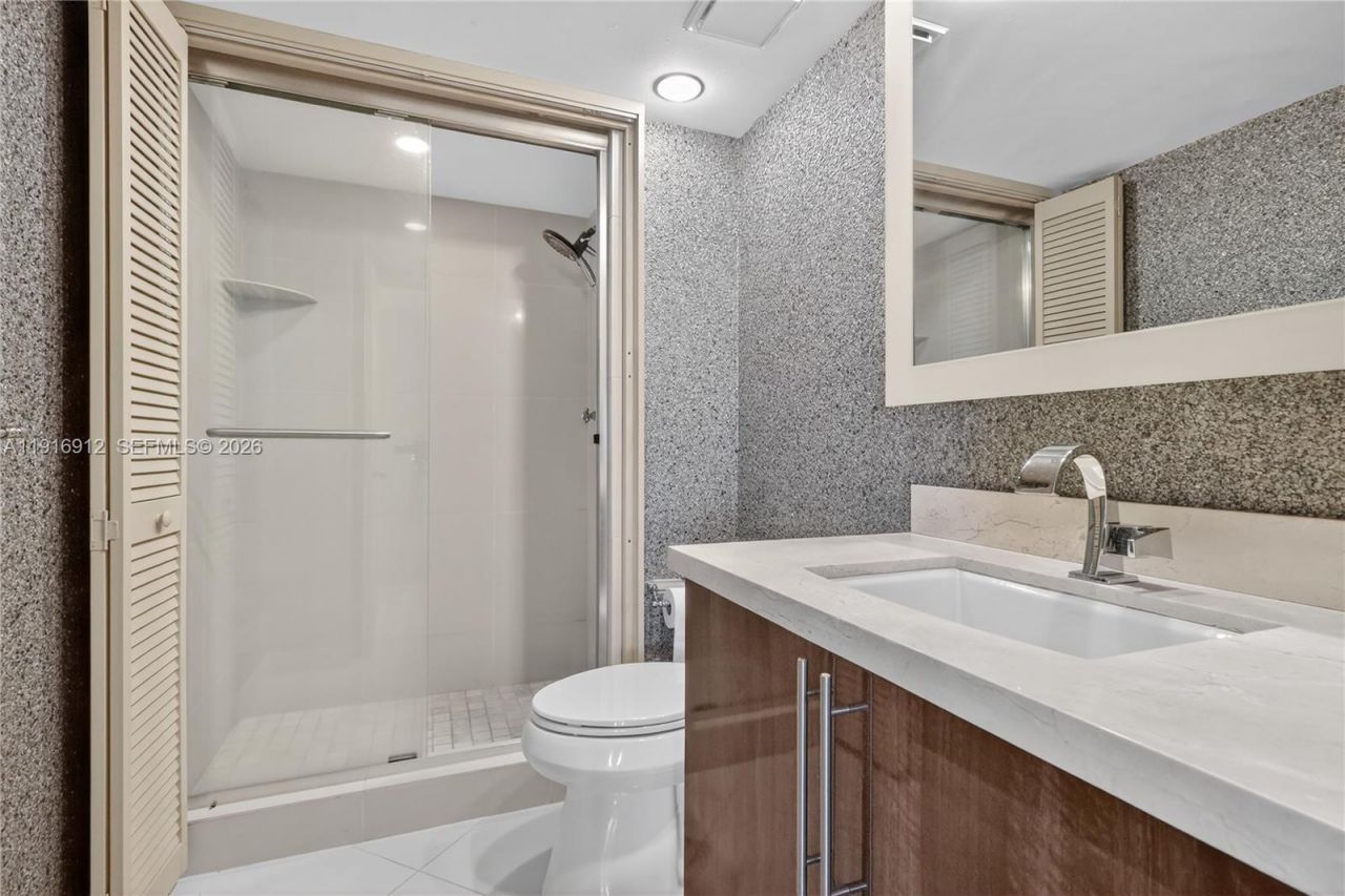 4000 Towerside Ter, Unit 1612, Miami, FL 33138 Photo