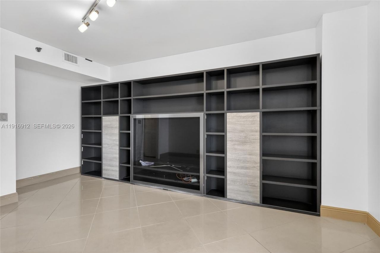 4000 Towerside Ter, Unit 1612, Miami, FL 33138 Photo