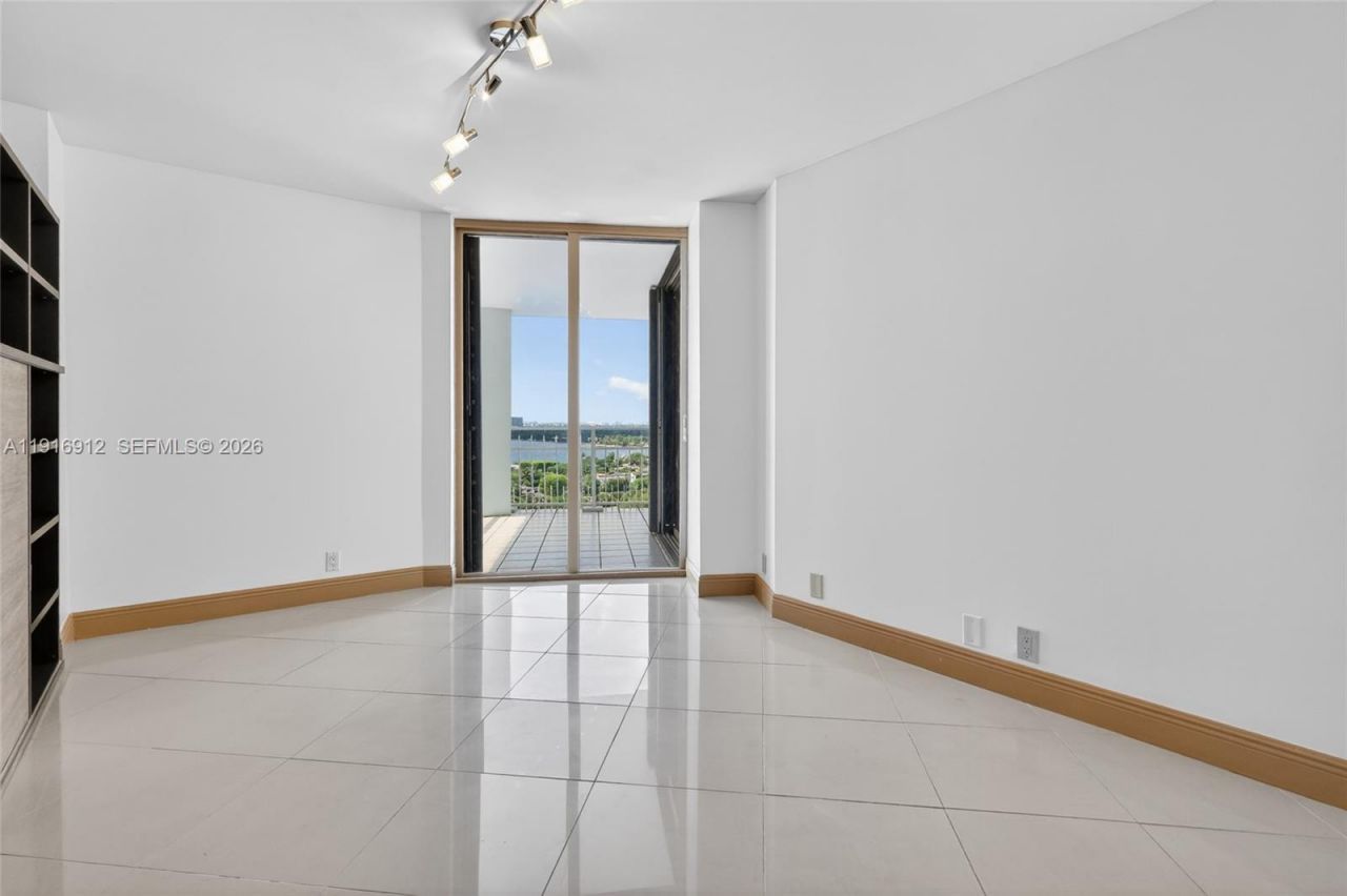 4000 Towerside Ter, Unit 1612, Miami, FL 33138 Photo
