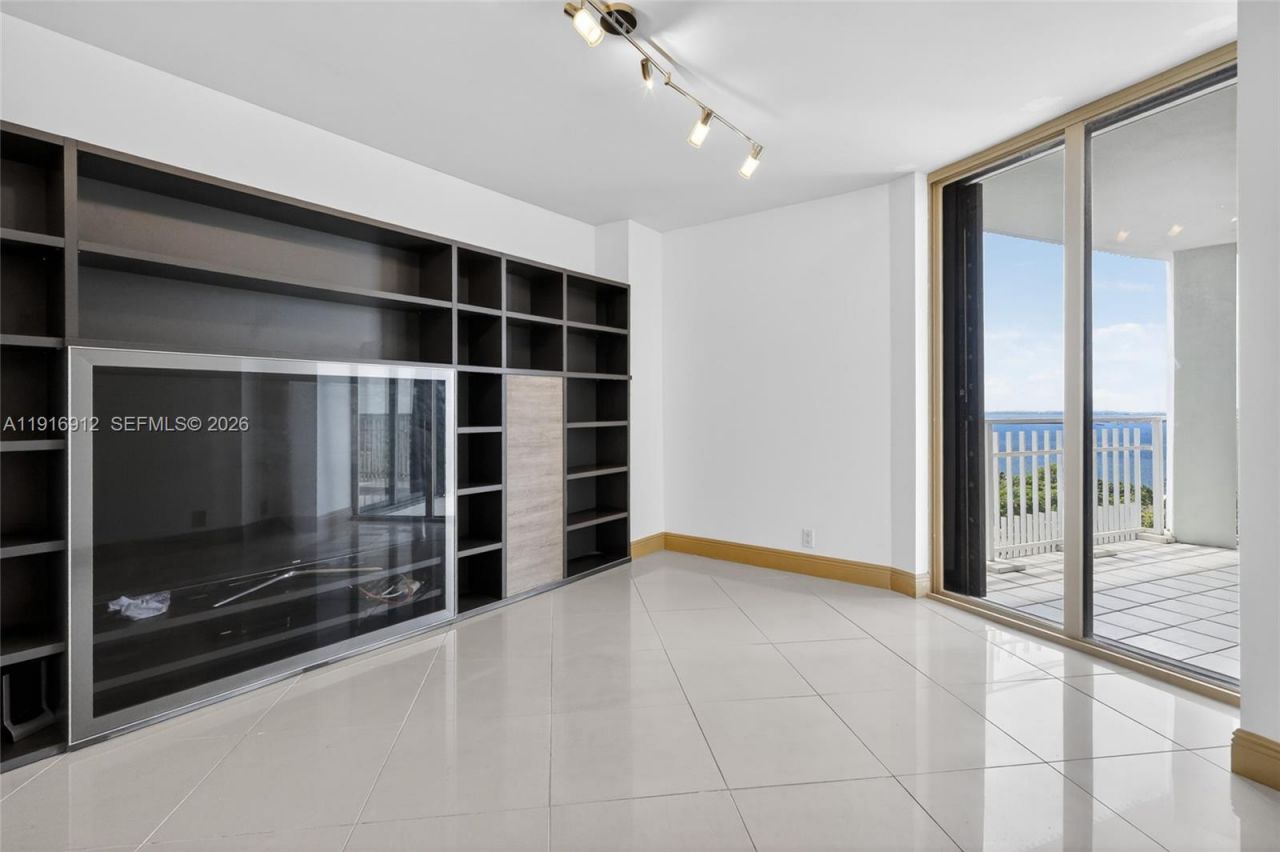 4000 Towerside Ter, Unit 1612, Miami, FL 33138 Photo
