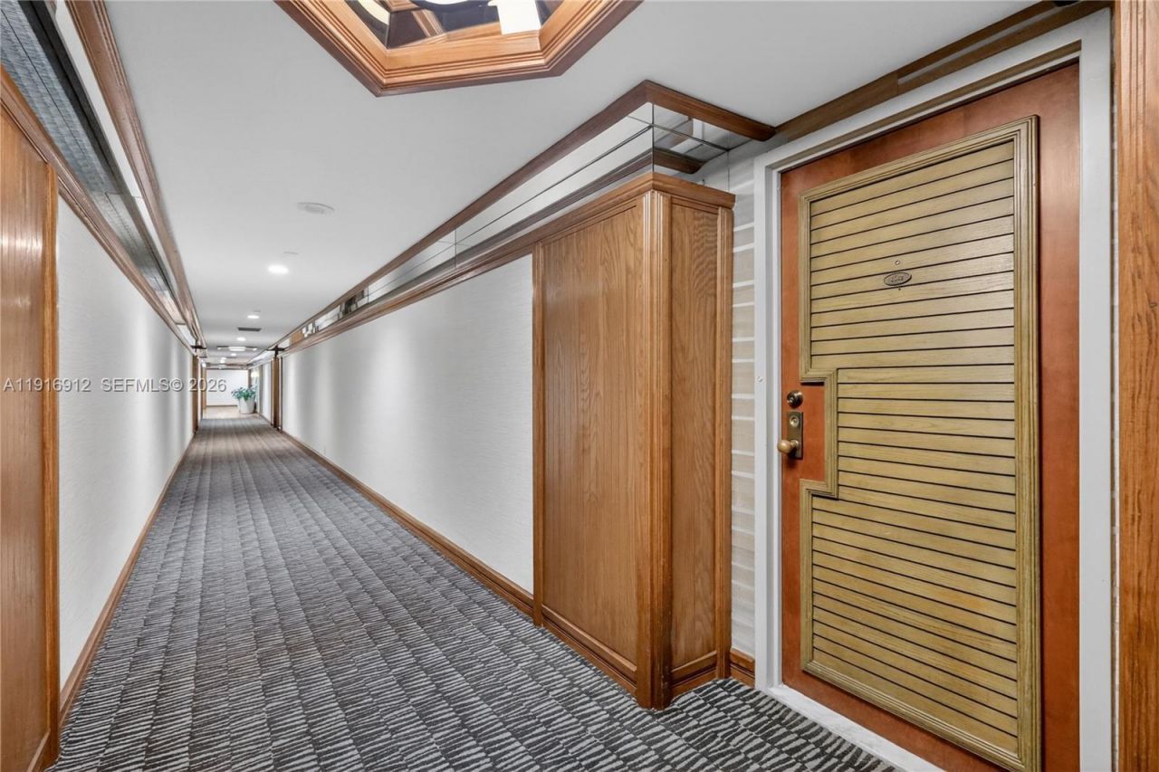 4000 Towerside Ter, Unit 1612, Miami, FL 33138 Photo