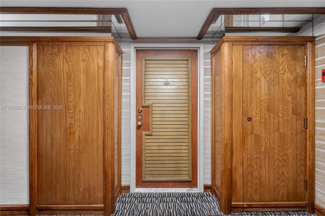 4000 Towerside Ter, Unit 1612, Miami, FL 33138 Photo