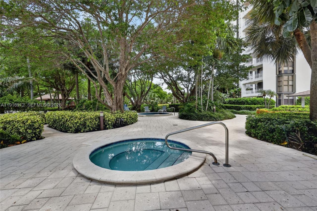 4000 Towerside Ter, Unit 1612, Miami, FL 33138 Photo