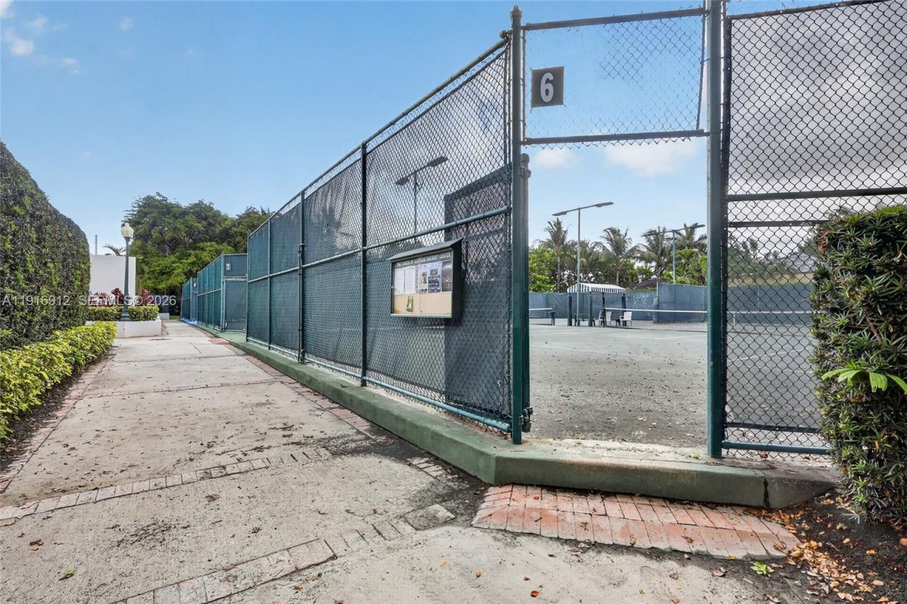 4000 Towerside Ter, Unit 1612, Miami, FL 33138 Photo