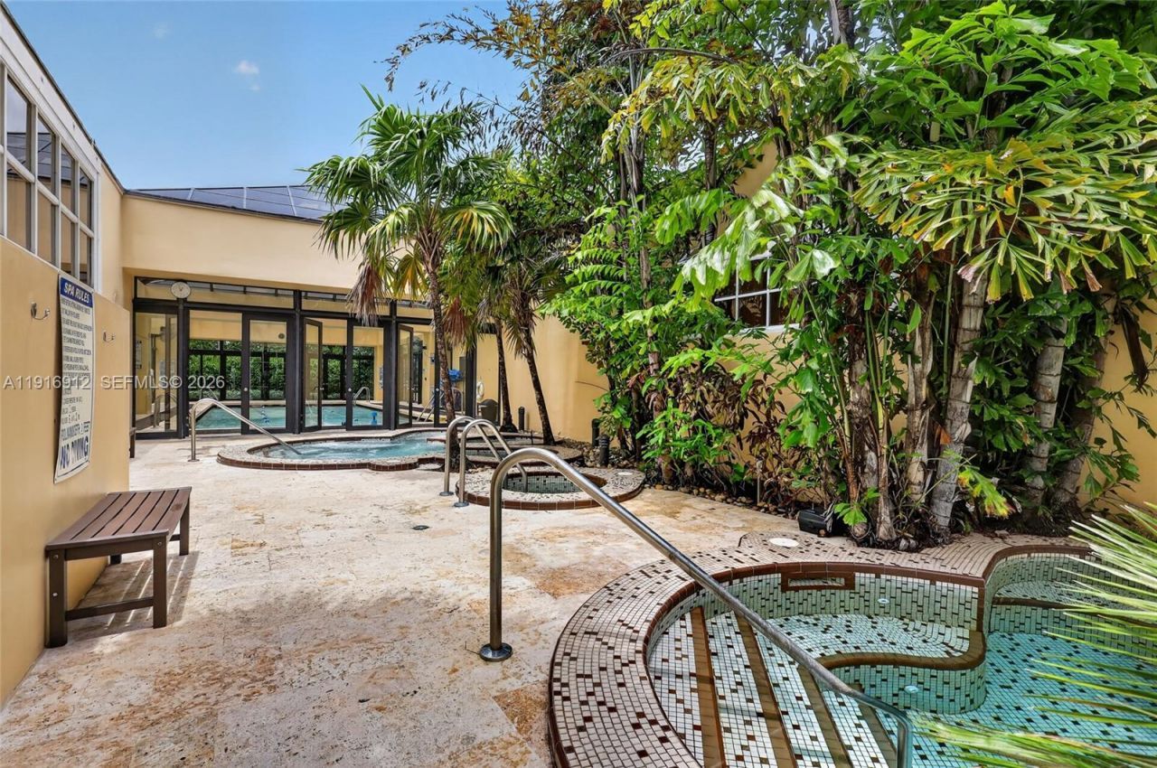 4000 Towerside Ter, Unit 1612, Miami, FL 33138 Photo