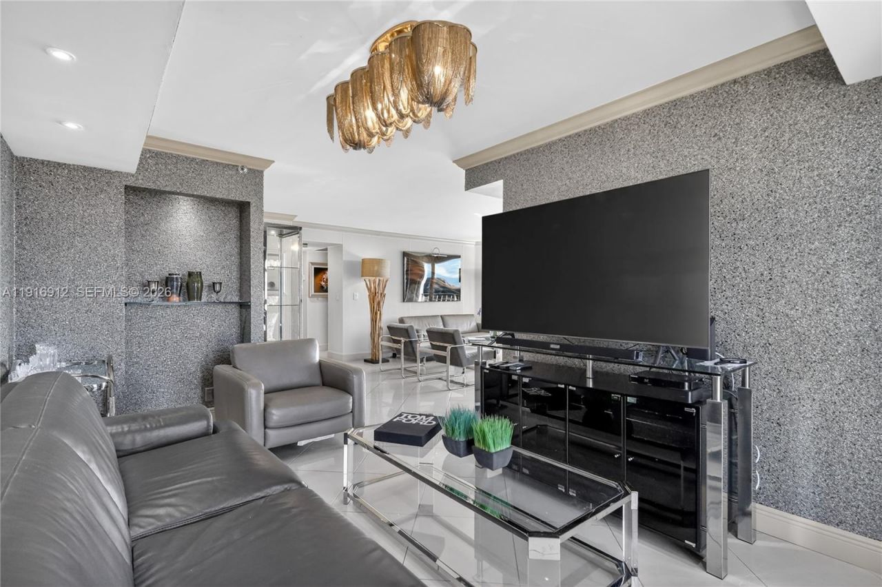 4000 Towerside Ter, Unit 1612, Miami, FL 33138 Photo