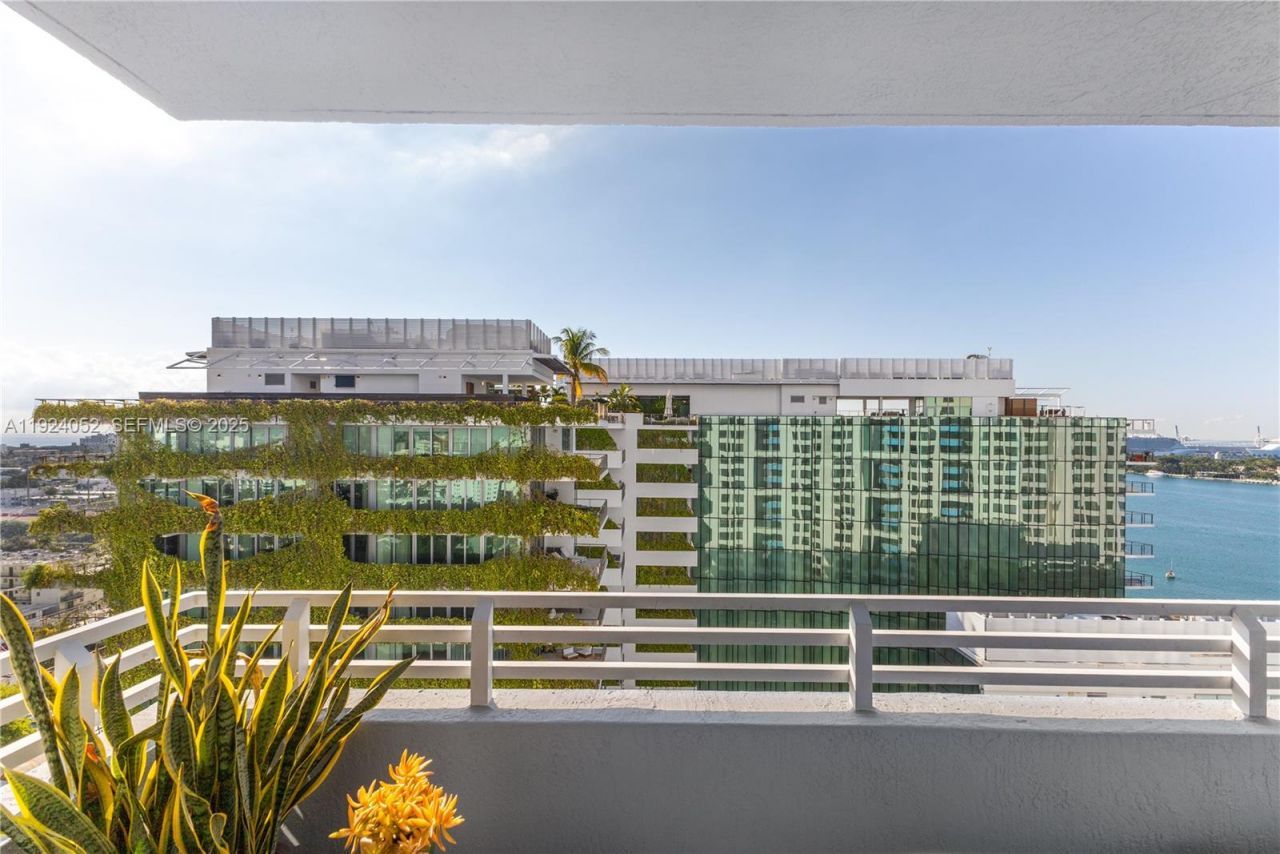 1330 West Ave, Unit 1712, Miami Beach, FL 33139 Photo