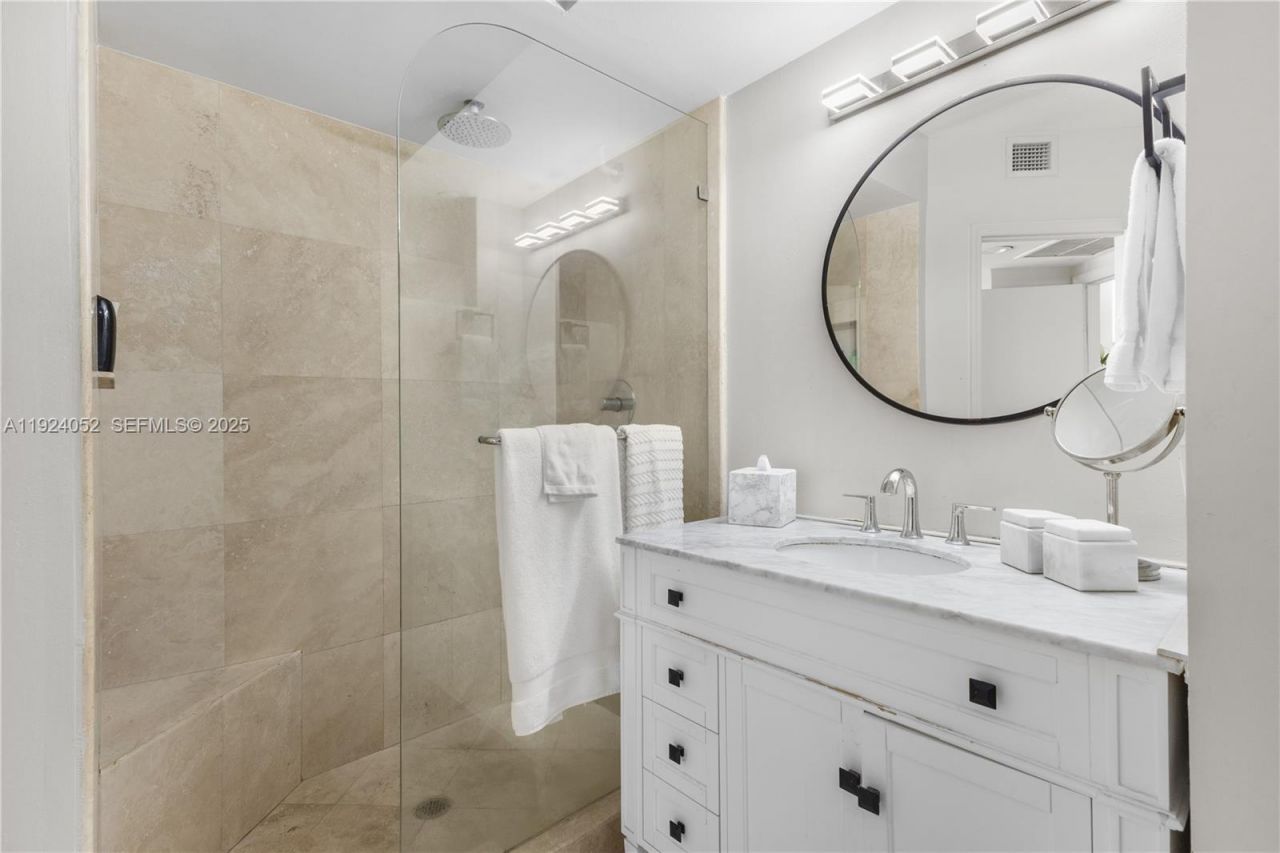 1330 West Ave, Unit 1712, Miami Beach, FL 33139 Photo