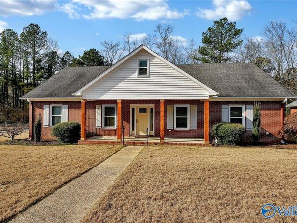 909 Bellemeade Street SW, Hartselle, AL 35640