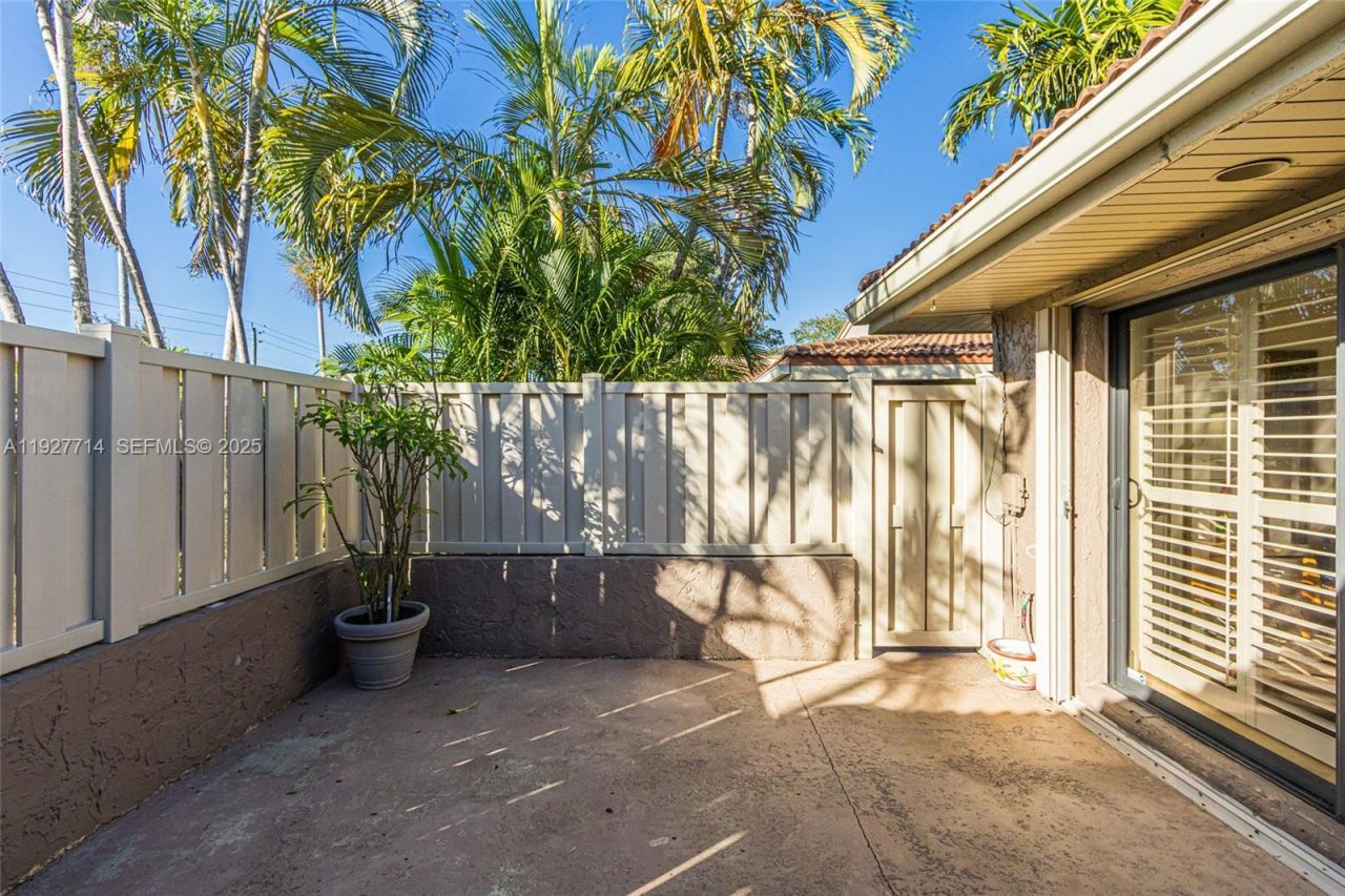 500 Bonnie Brae Way, Unit 17, Hollywood, FL 33021 Photo