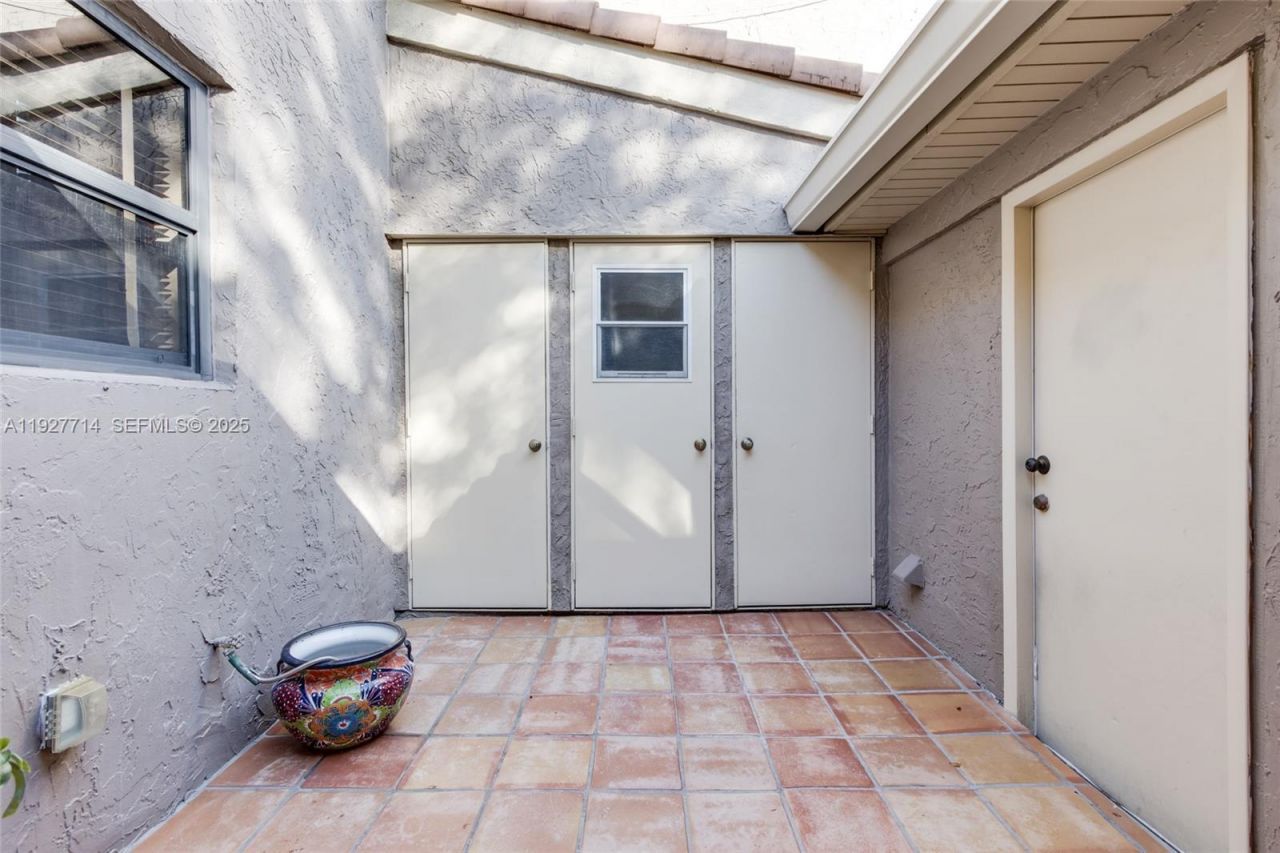 500 Bonnie Brae Way, Unit 17, Hollywood, FL 33021 Photo