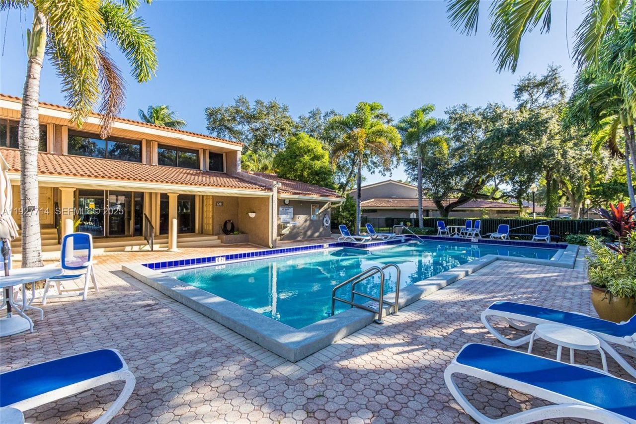 500 Bonnie Brae Way, Unit 17, Hollywood, FL 33021 Photo