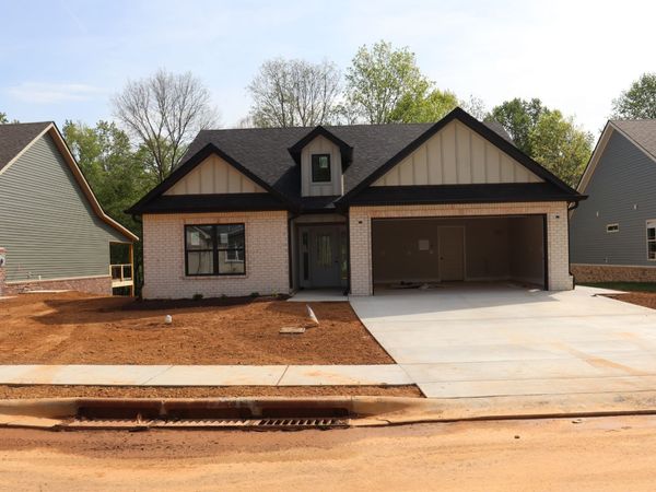 609 Willow Park Dr , Clarksville, TN 37043