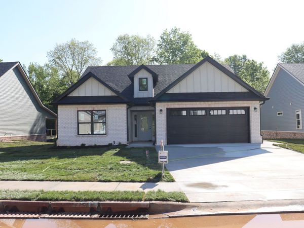 609 Willow Park Dr, Clarksville, TN 37043