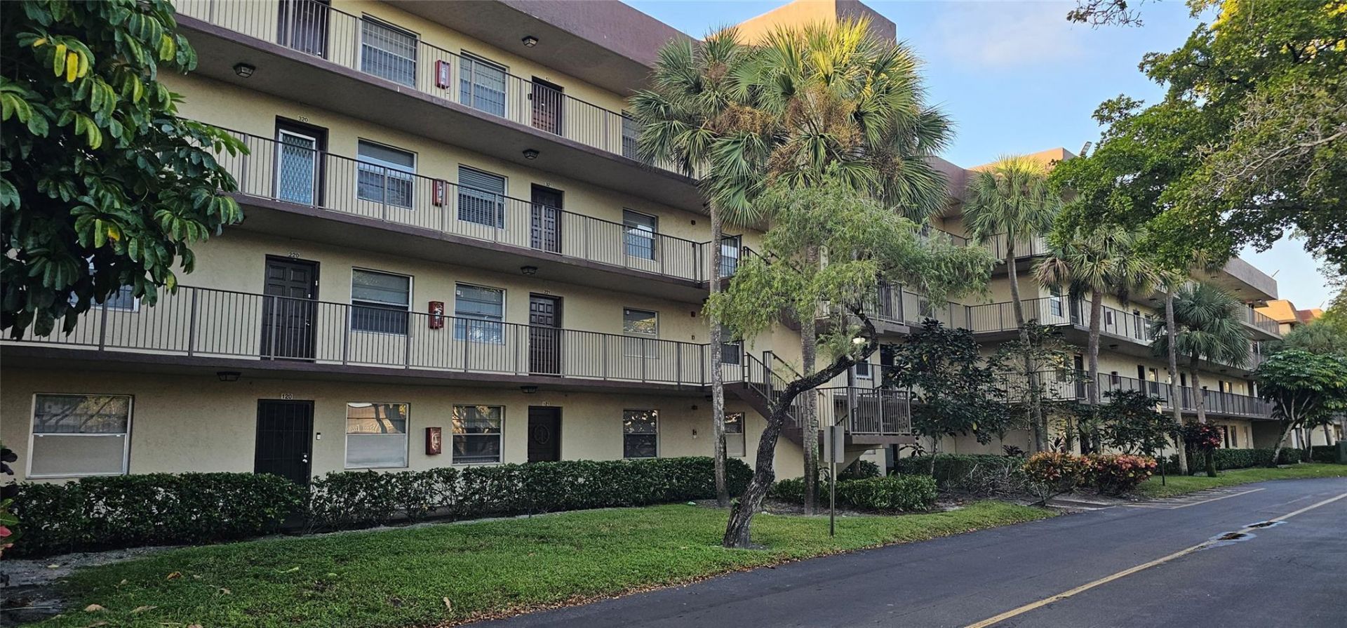 3321 NW 47th Terrace, Unit 125, Lauderdale Lakes, FL 33319 Photo